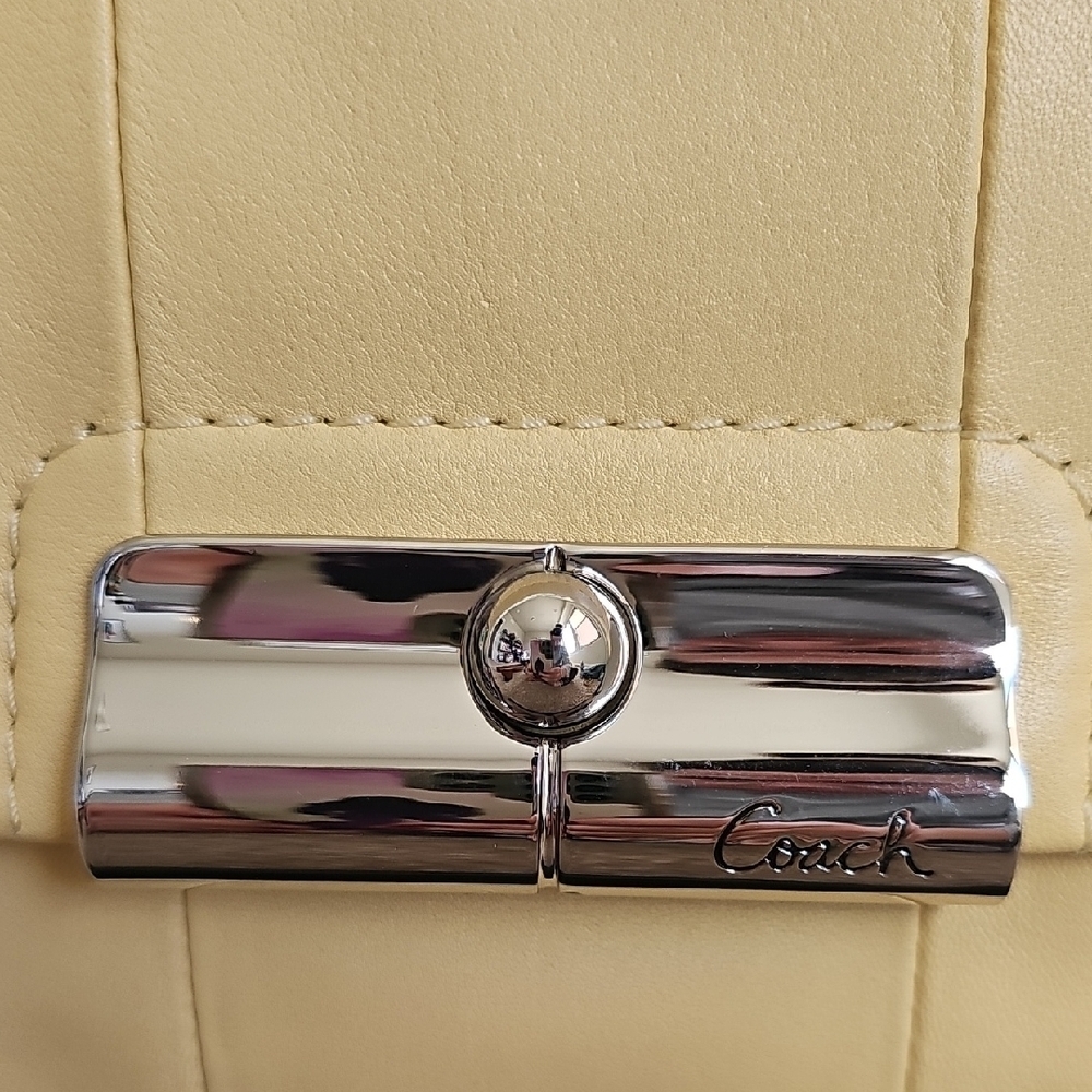 Coach NWT 2010 Kristin Yellow Leather Hobo Convertible Shoulder Bag MSRP $398 - Picture 4 of 14